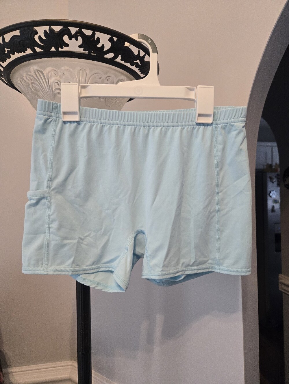 Lilly Pulitzer " In All Her Glory" Luxletic Bacio Active Short Set - Picture 6 of 6